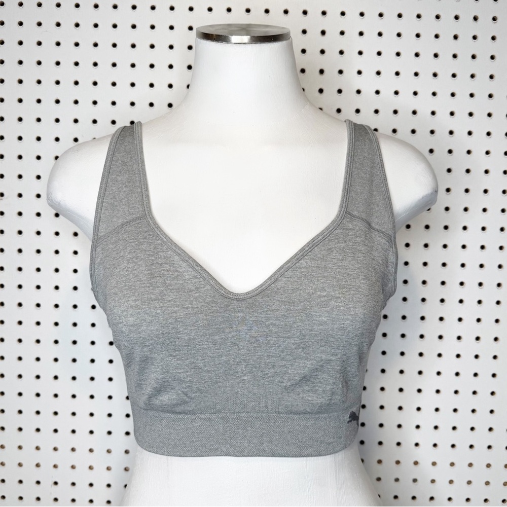 Puma |‎ Light Grey Seamless Sports Bra, Sweetheart V Neck Sz. L
